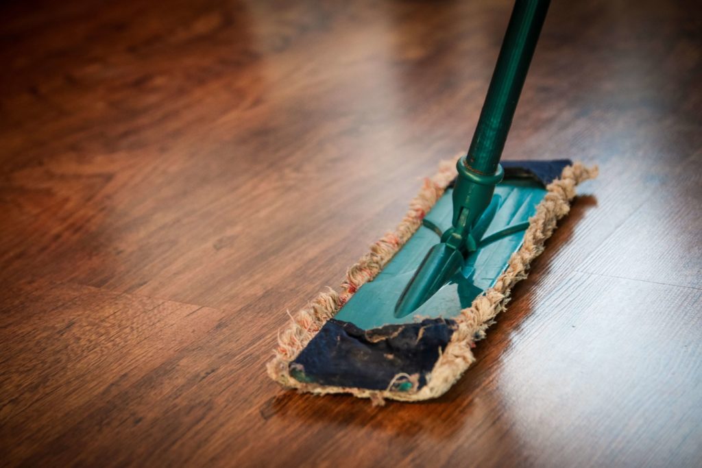 Cómo limpiar tu hogar durante la cuarentena